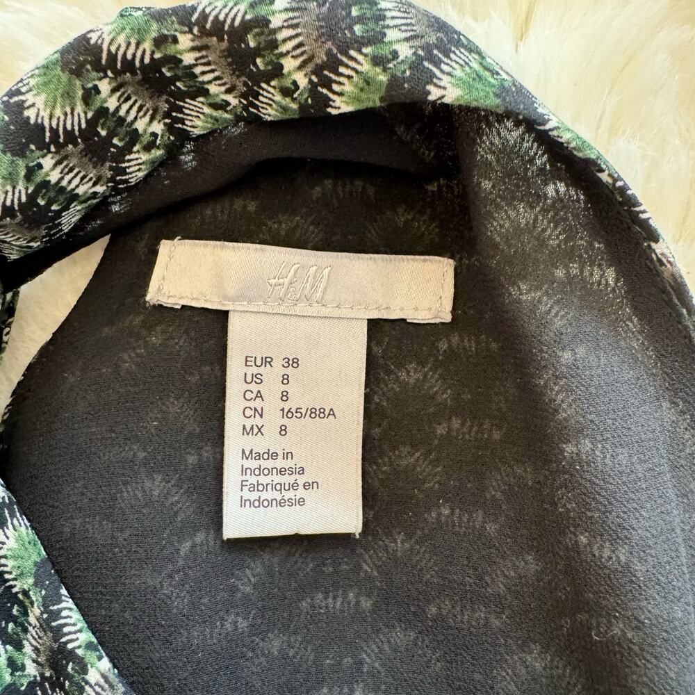 H&M Green Pleated Tie Back Straight Dress 8 NWOT - Picture 5 of 11